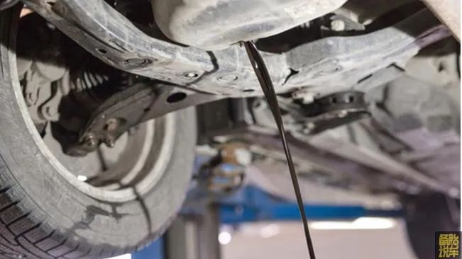 Engine oil oxidation under high temperatures